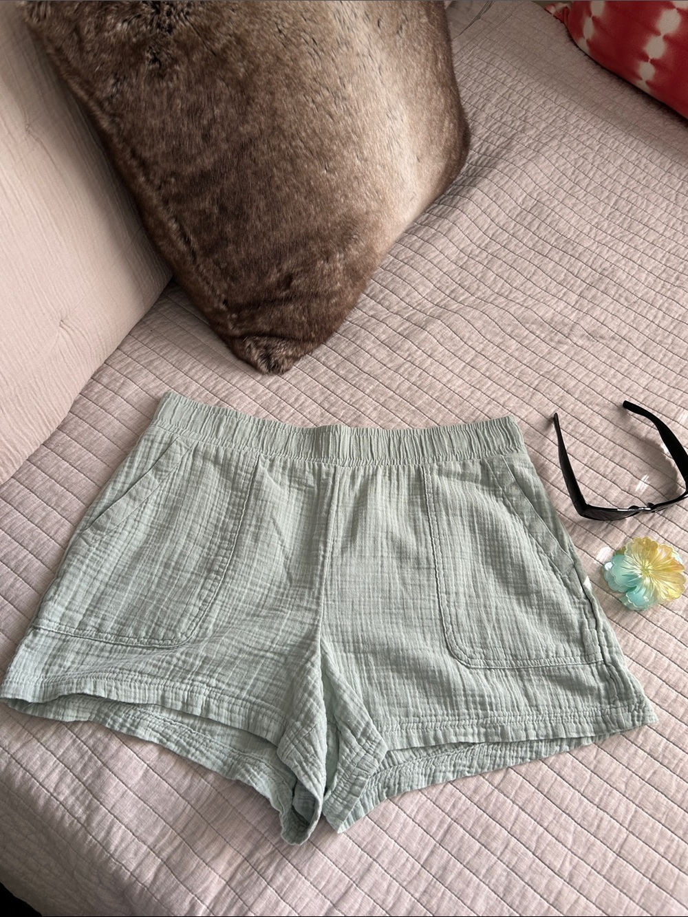 Gap gauze, cotton pull on elastic waist casual beach shorts L